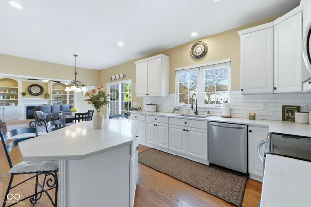 $515,000 | 1561 Claireridge Court, Avon, IN 46123