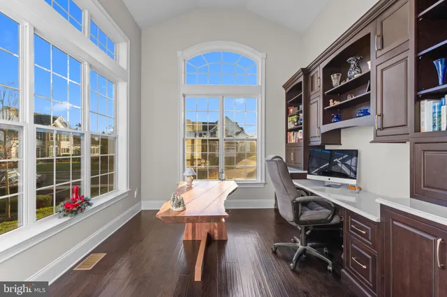 $1,100,000 | 26 Hillyer Lane, Newtown, PA 18940