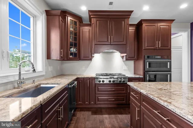 $1,100,000 | 26 Hillyer Lane, Newtown, PA 18940