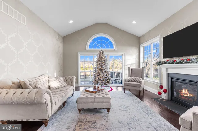 $1,100,000 | 26 Hillyer Lane, Newtown, PA 18940