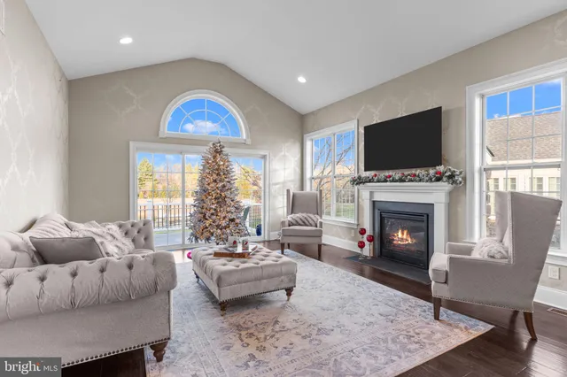 $1,100,000 | 26 Hillyer Lane, Newtown, PA 18940