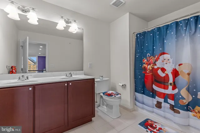 $1,100,000 | 26 Hillyer Lane, Newtown, PA 18940