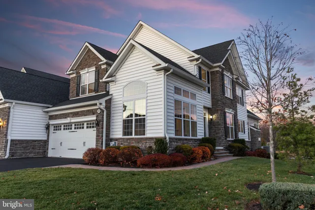 $1,100,000 | 26 Hillyer Lane, Newtown, PA 18940