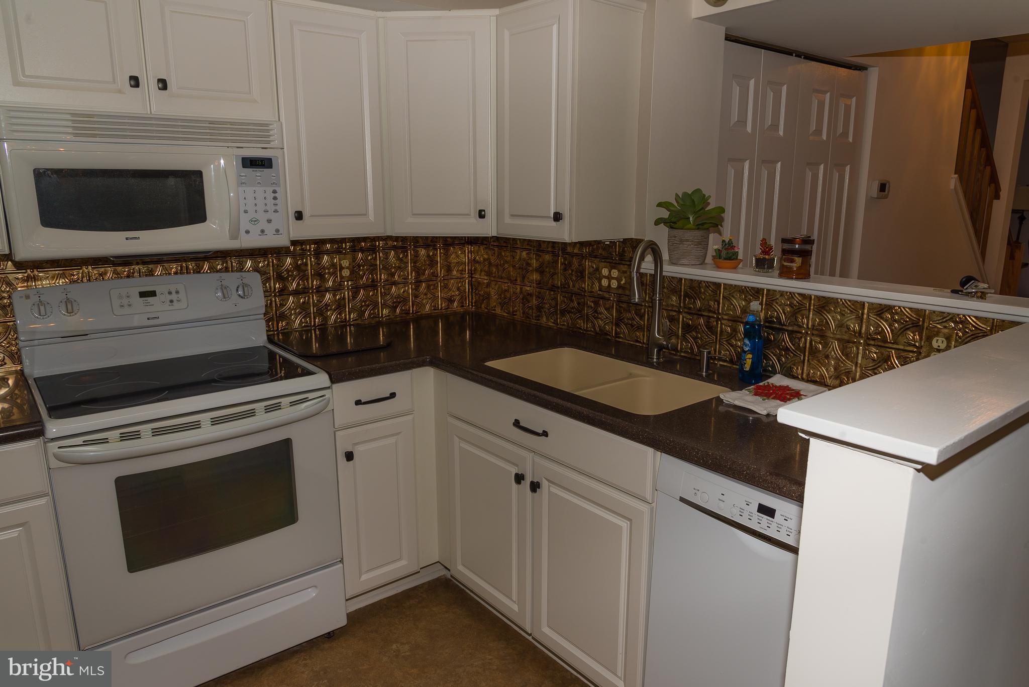 118 Spring Ridge Court Lancaster, PA 17601 - Photo 2 of 28 Gallery Image 2