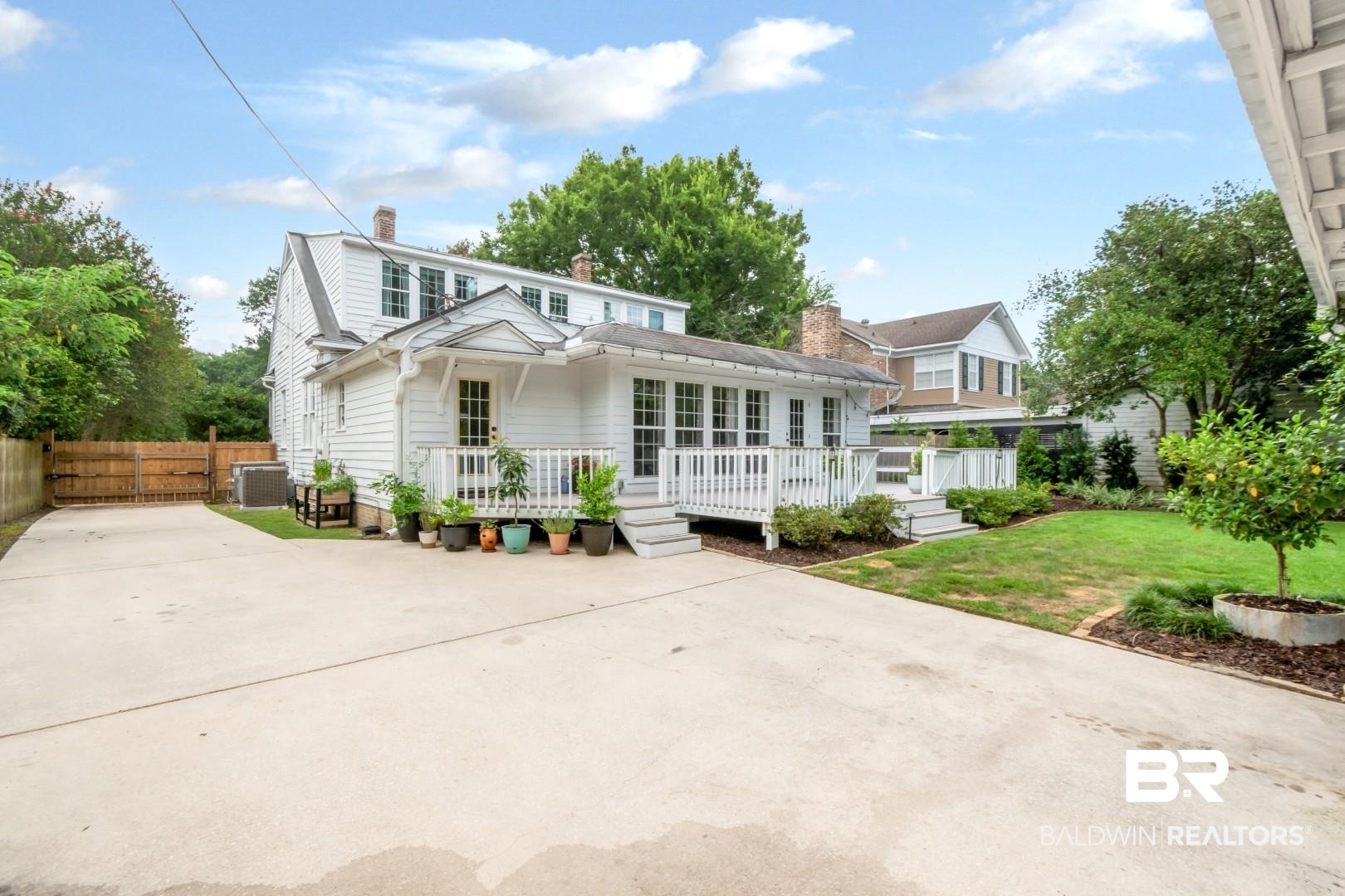 2009 Old Shell Road Mobile, AL 36607 - Photo 52 of 55