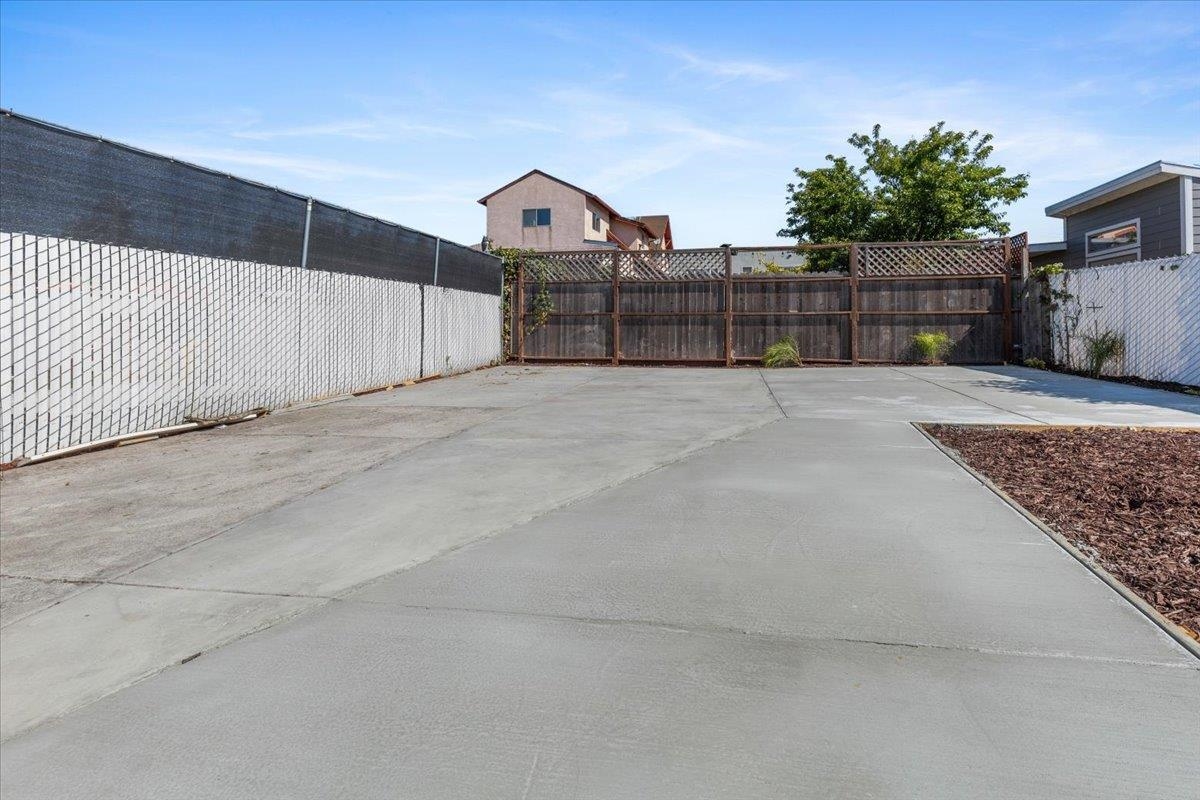 1237 Ashby Avenue Berkeley, CA 94702 - Photo 26 of 31