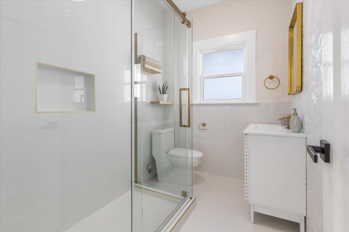 1237 Ashby Avenue Berkeley, CA 94702 - Photo 5 of 31