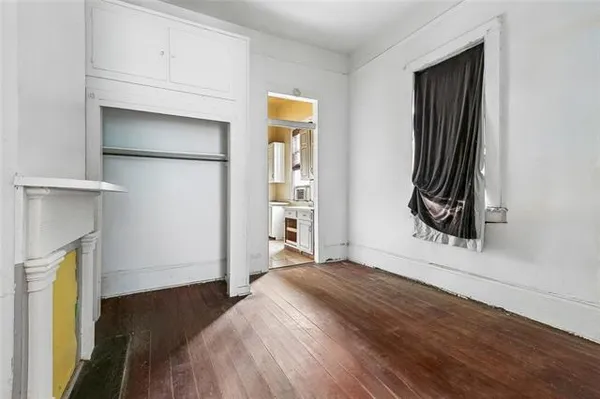 $550,000 | 6060 Annunciation Street, New Orleans, LA 70118