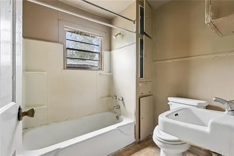$550,000 | 6060 Annunciation Street, New Orleans, LA 70118