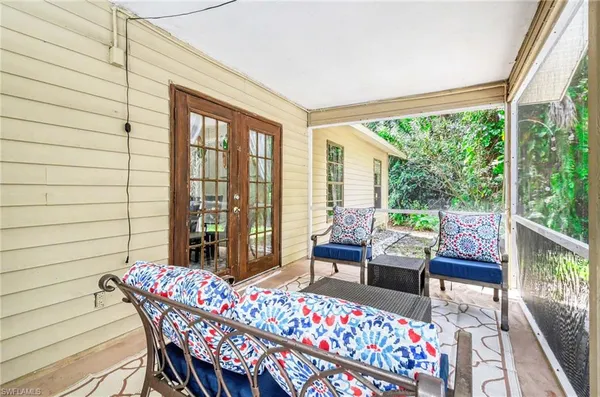 $597,500 | 311 2nd Street Southeast, Naples, FL 34117