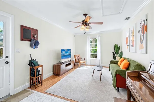 $597,500 | 311 2nd Street Southeast, Naples, FL 34117