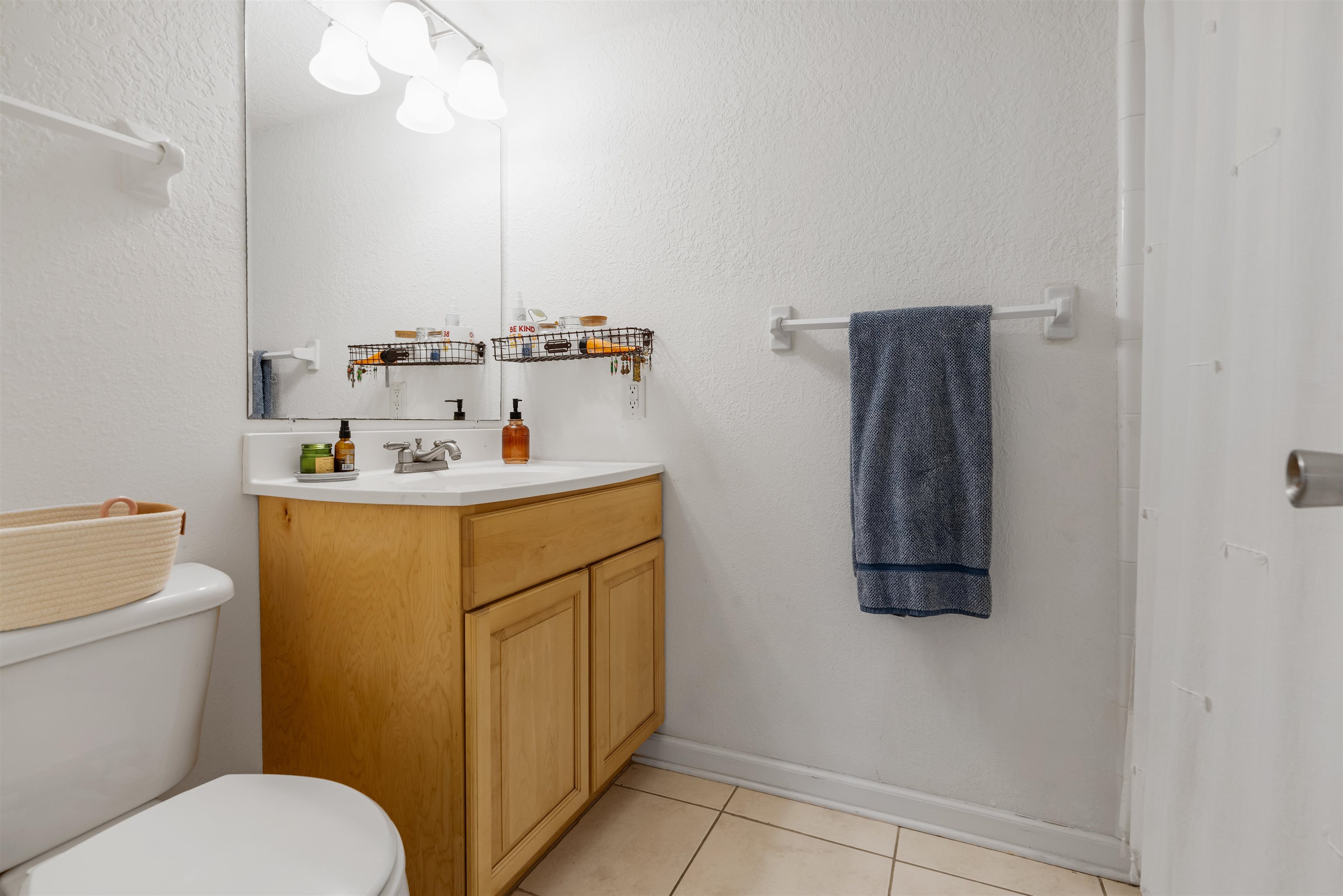 10 Brigantine Court St. Augustine, FL 32080 - Photo 16 of 26 a bathroom with a sink toilet and vanity
