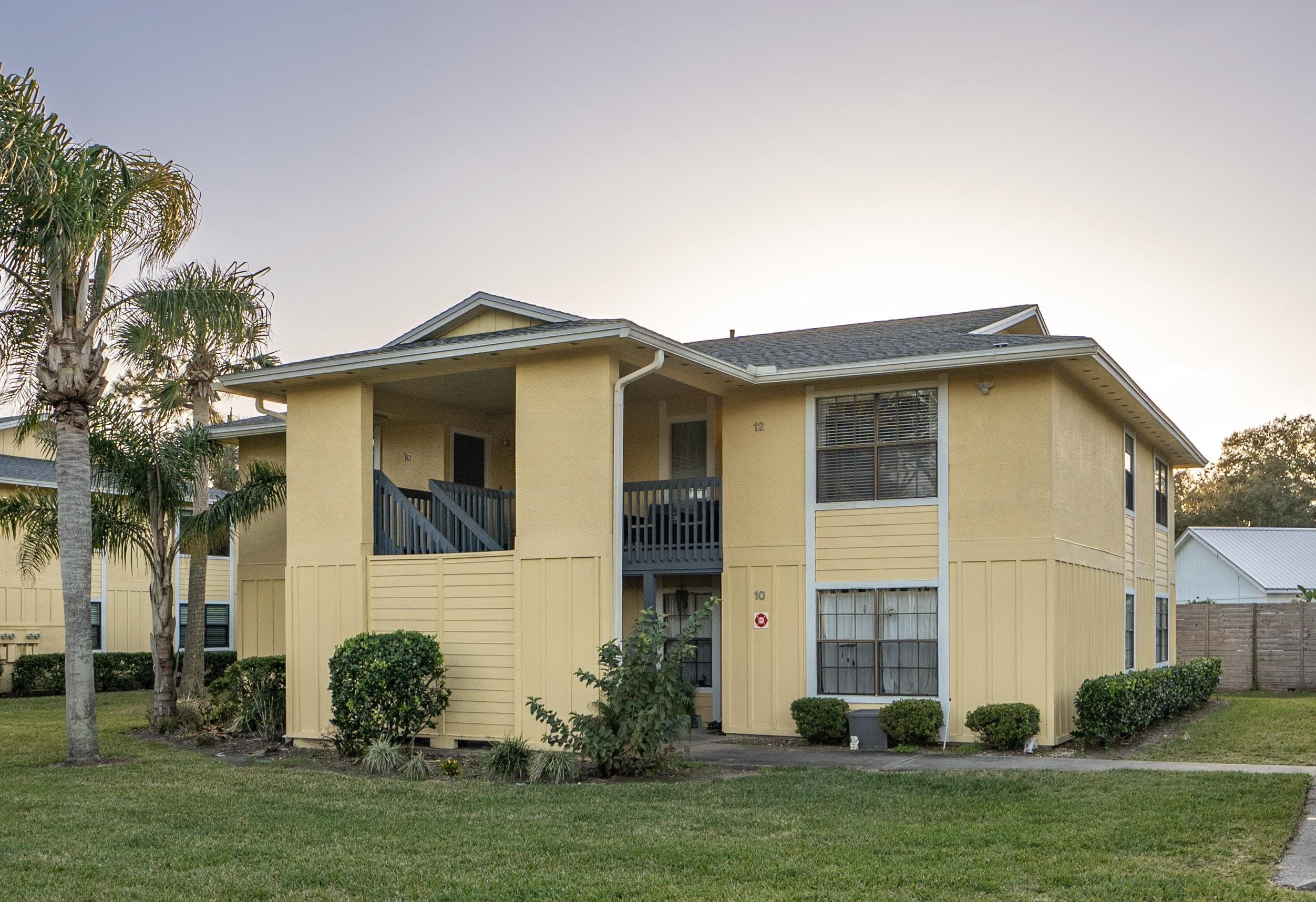 10 Brigantine Court St. Augustine, FL 32080 - Photo 2 of 26 a front view of house with yard and green space