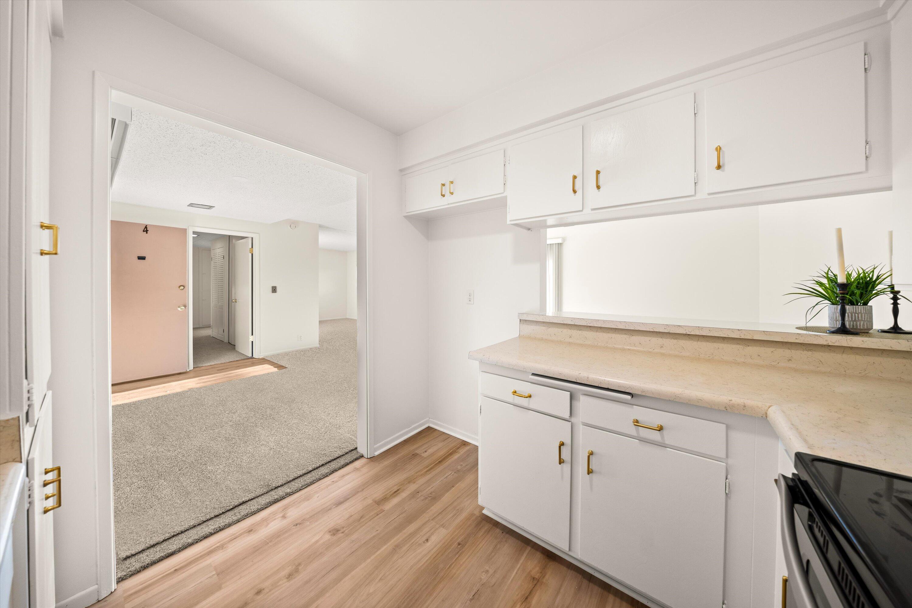 5722 Encina Road, Unit 4 Goleta, CA 93117 - Photo 10 of 28 Kitchen