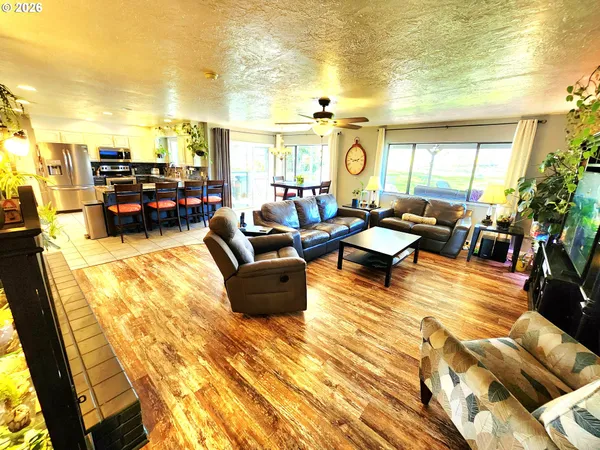 $785,000 | 120 Hammel Road, Eagle Point, OR 97524