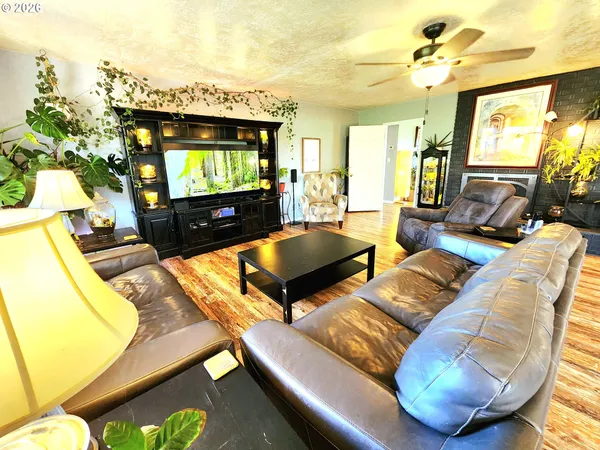 $785,000 | 120 Hammel Road, Eagle Point, OR 97524