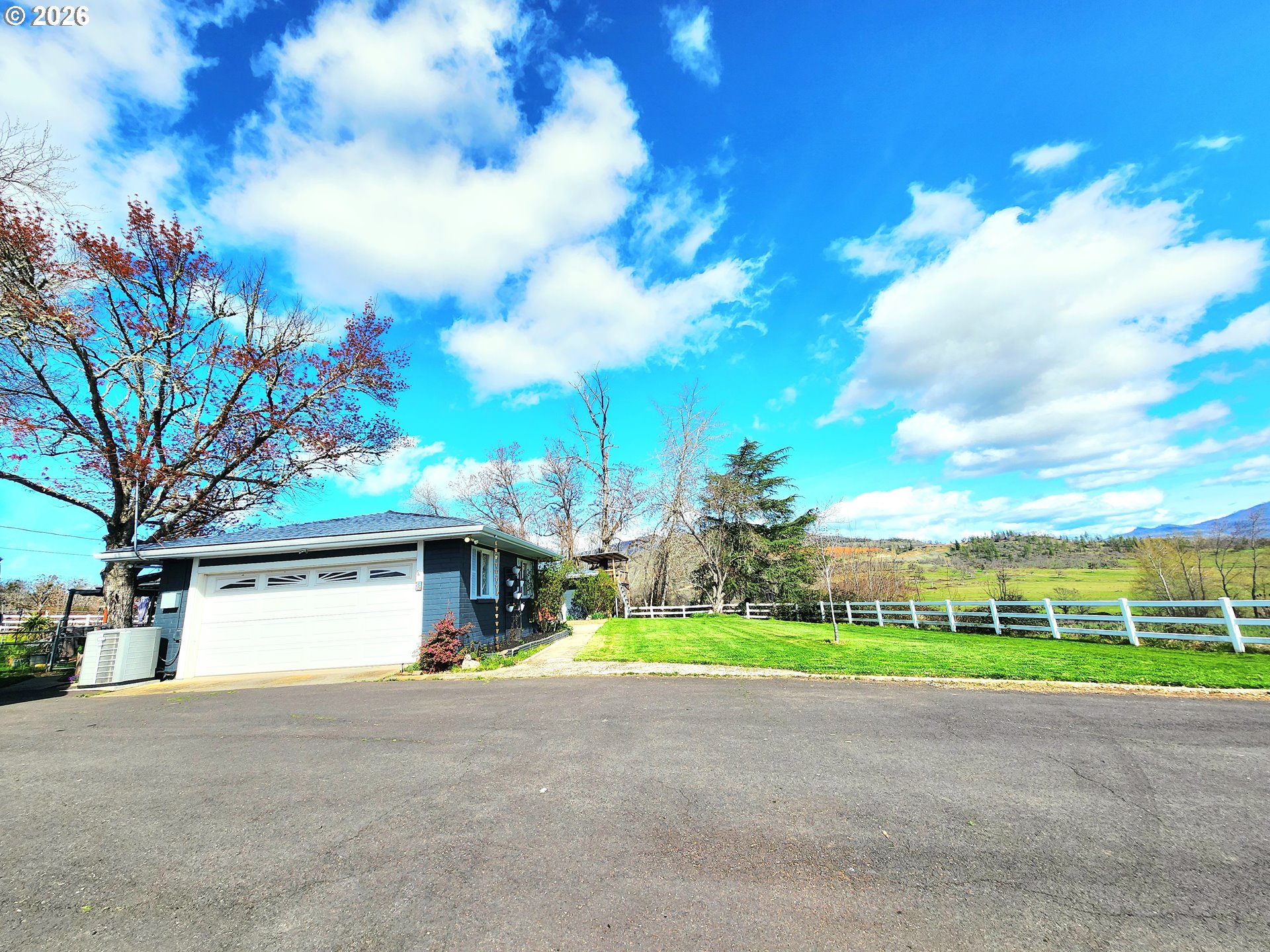 120 Hammel Road Eagle Point, OR 97524 - Photo 7 of 47