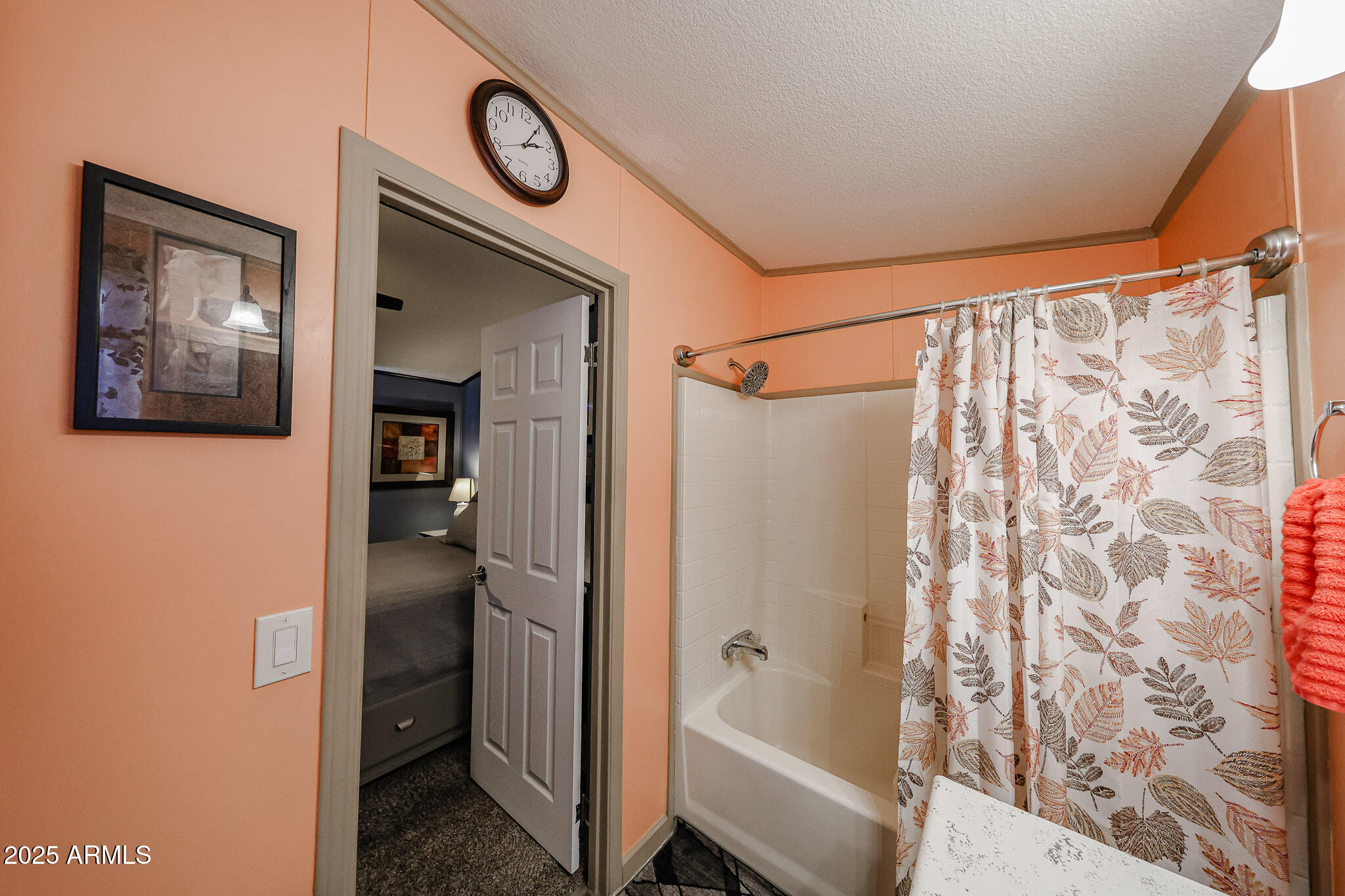 19602 North 32nd Street, Unit 32 Phoenix, AZ 85050 - Photo 34 of 37 a view of bathroom with a shower and a sink