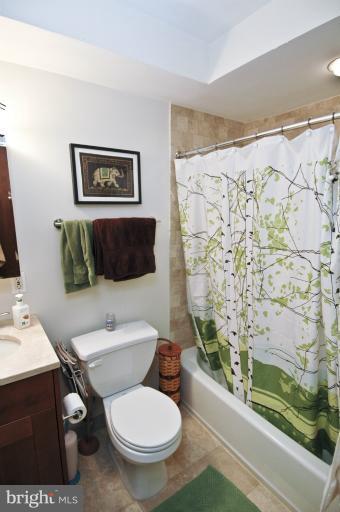 1847 California Street Northwest Washington, DC 20009 - Photo 13 of 30 Apartment Bath