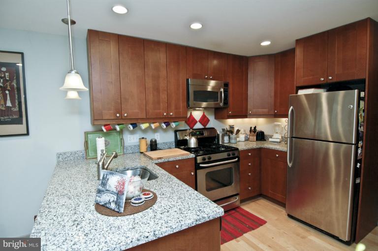 1847 California Street Northwest Washington, DC 20009 - Photo 23 of 30 Apartment Kitchen