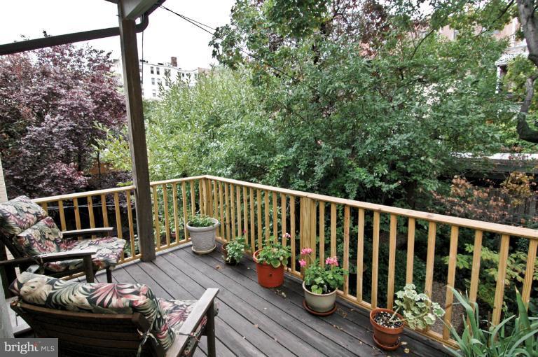 1847 California Street Northwest Washington, DC 20009 - Photo 24 of 30 Deck