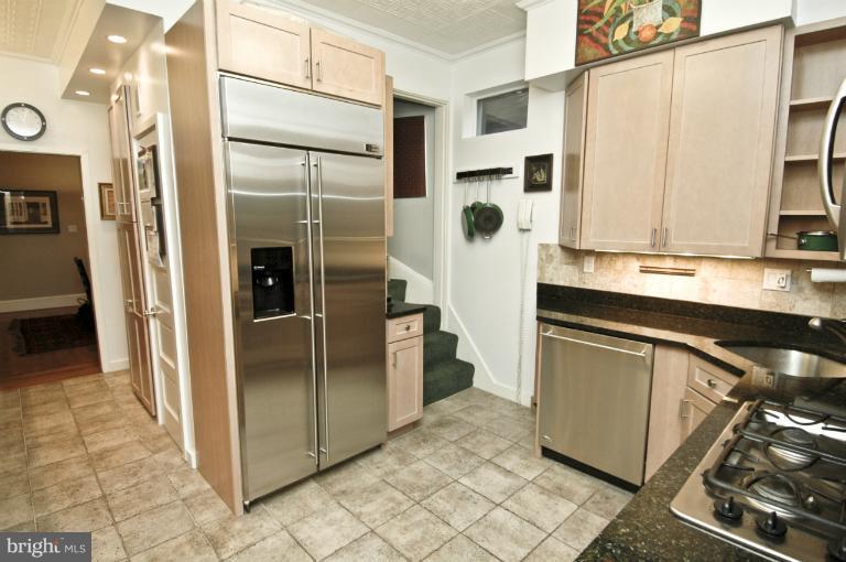1847 California Street Northwest Washington, DC 20009 - Photo 4 of 30 Kitchen
