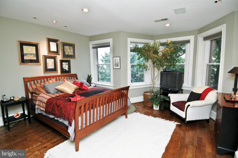 1847 California Street Northwest Washington, DC 20009 - Photo 7 of 30 Bedroom (Master)