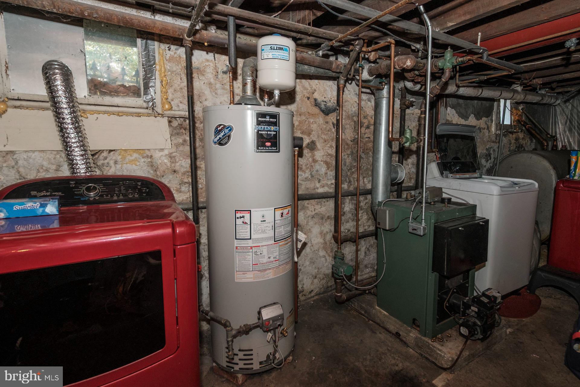 2803 Kutztown Road Reading, PA 19605 - Photo 20 of 33 a utility room with dryer and washer