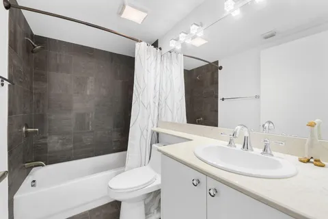 $925,000 | 910 Northeast 16th Terrace, Unit 2, Fort Lauderdale, FL 33304