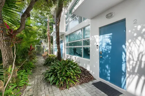 $925,000 | 910 Northeast 16th Terrace, Unit 2, Fort Lauderdale, FL 33304