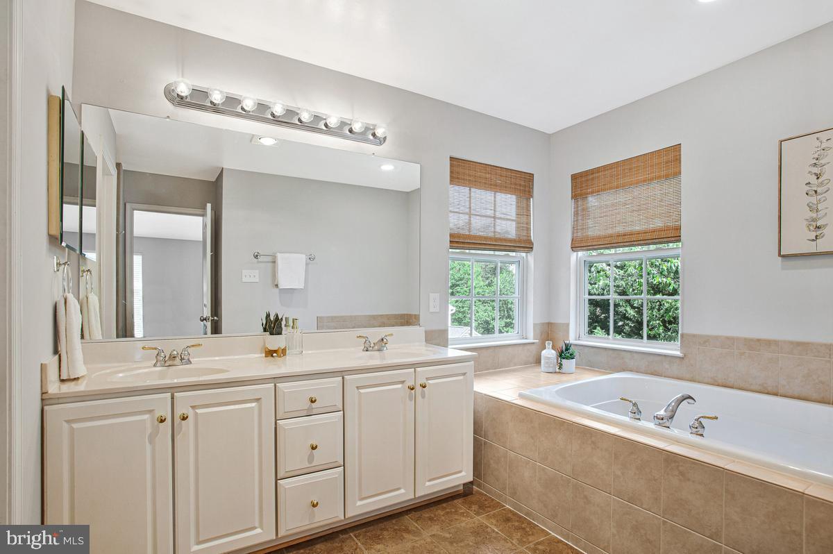 308 Arlington Court Severn, MD 21144 - Photo 19 of 39 Primary Bath