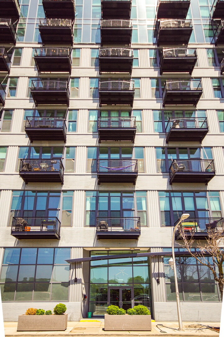 1224 West Van Buren Street, Unit 517 Chicago, IL 60607 - Photo 1 of 16