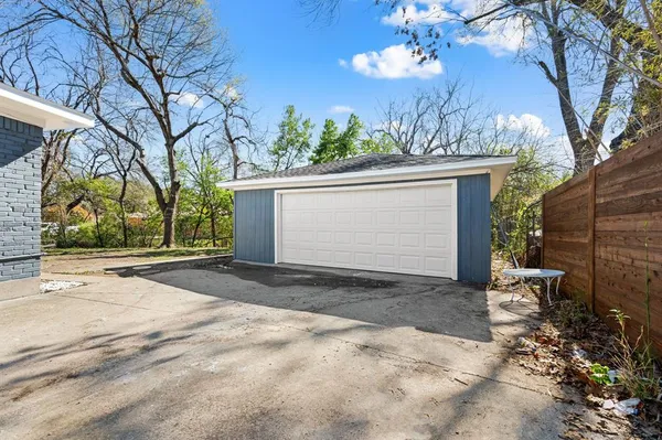 $589,000 | 8420 Bellingham Drive, Dallas, TX 75228