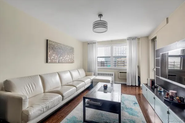 $550,000 | 61-15 97th Street, Unit 6A | Rego Park