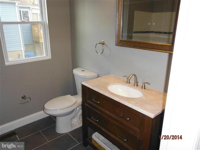 2824 Garnet Road Baltimore, MD 21234 - Photo 6 of 22 Bath