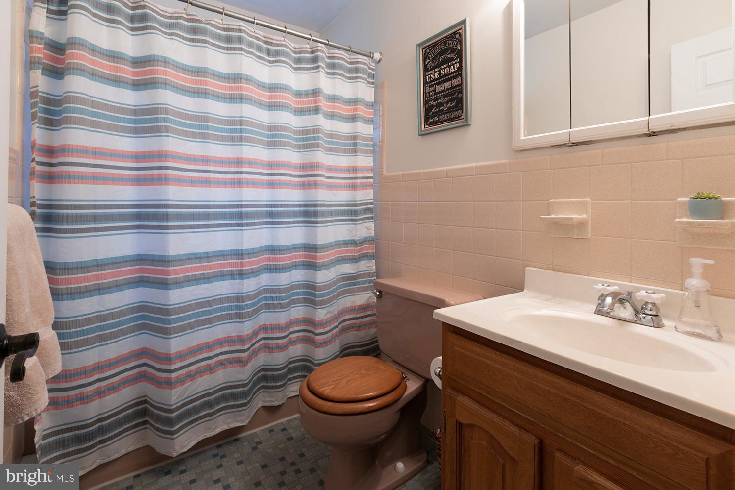 6 Spring Drive Tabernacle, NJ 08088 - Photo 22 of 29 First floor bath