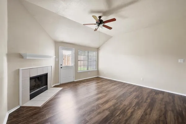 $2,300 | 812 Sierra Circle Drive, Burleson, TX 76028
