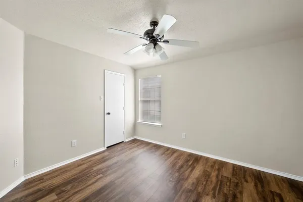 $2,300 | 812 Sierra Circle Drive, Burleson, TX 76028