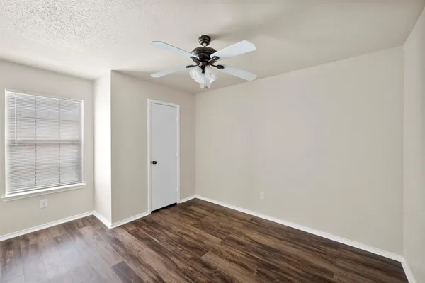 $2,300 | 812 Sierra Circle Drive, Burleson, TX 76028