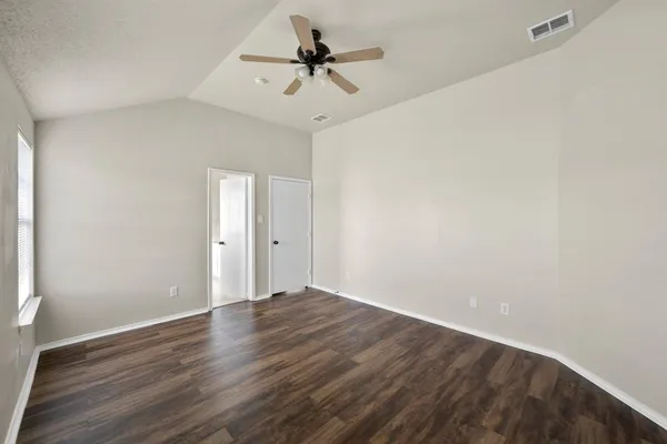 $2,300 | 812 Sierra Circle Drive, Burleson, TX 76028