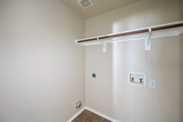 $2,300 | 812 Sierra Circle Drive, Burleson, TX 76028