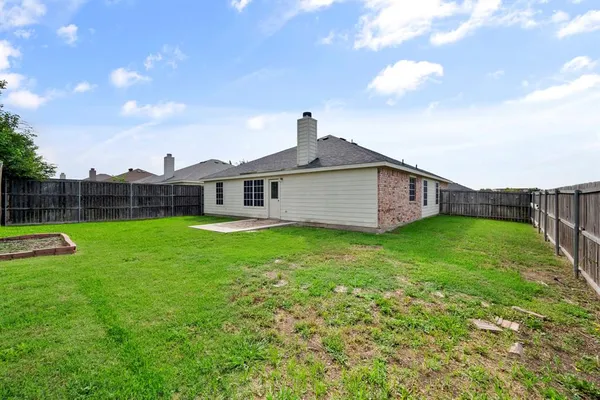 $2,300 | 812 Sierra Circle Drive, Burleson, TX 76028