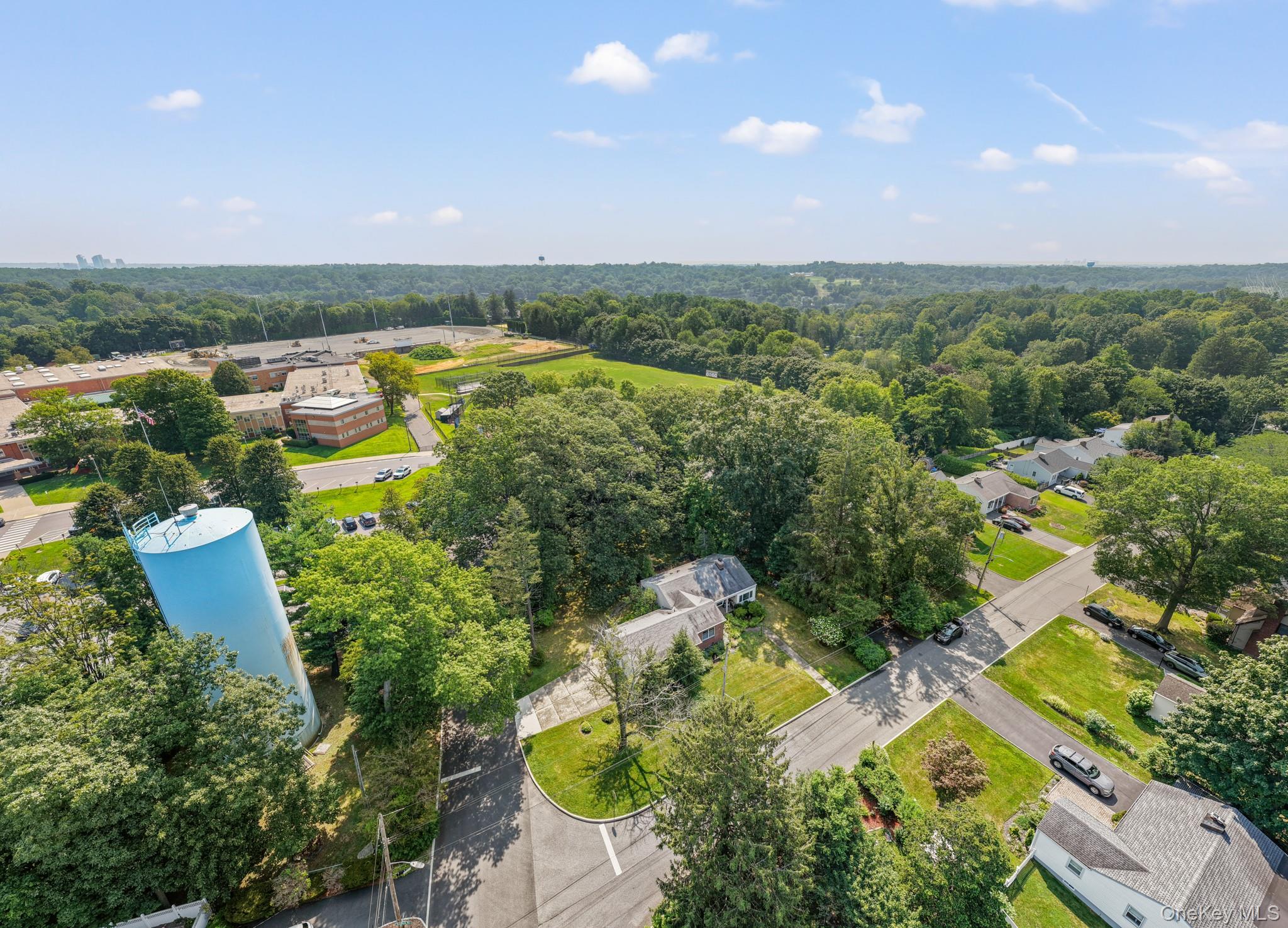 33 Overlook Road Ardsley, NY 10502 - Photo 31 of 32 an aerial view of lake and residential houses with outdoor space