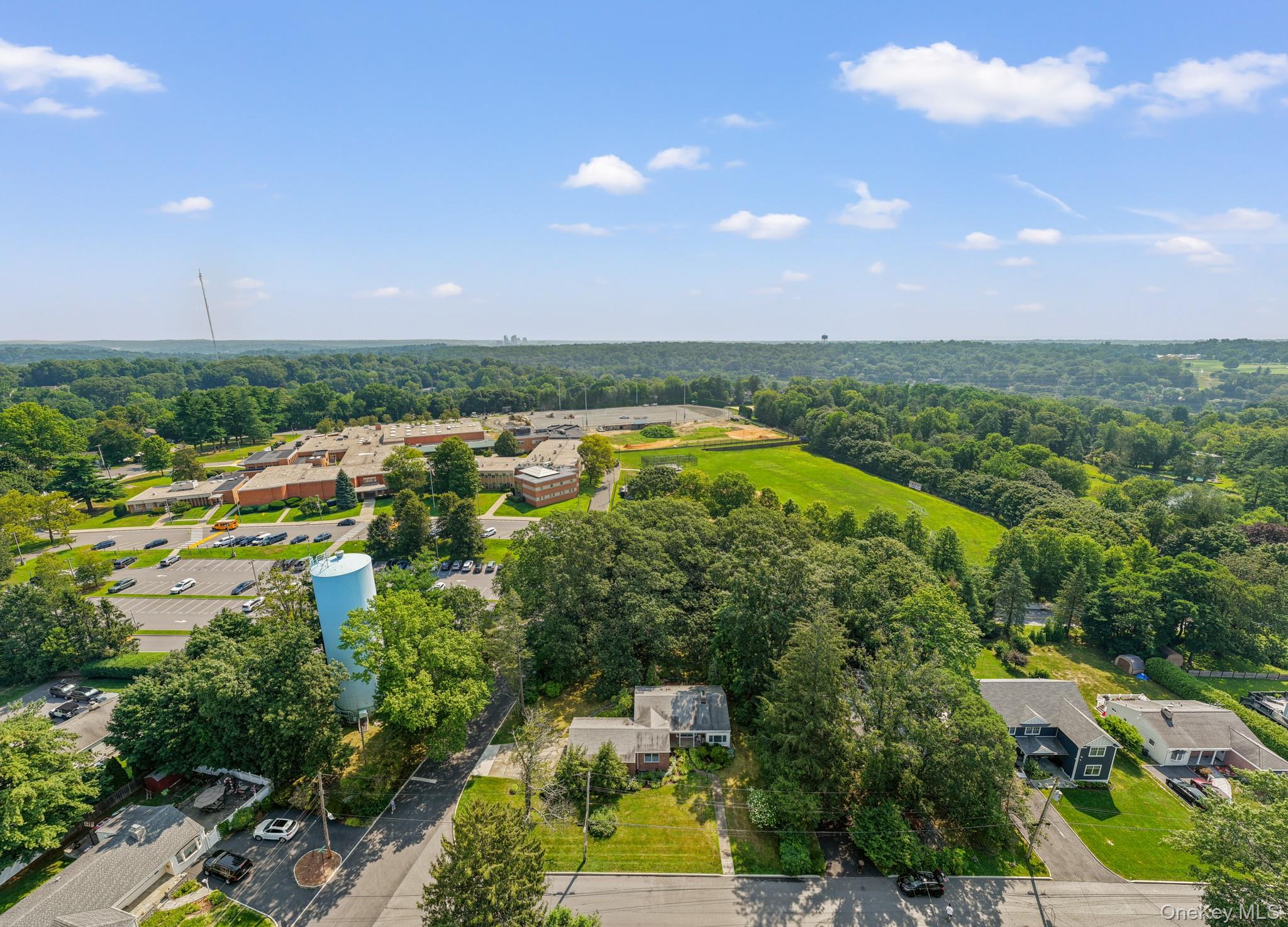 33 Overlook Road Ardsley, NY 10502 - Photo 32 of 32 a view of a city