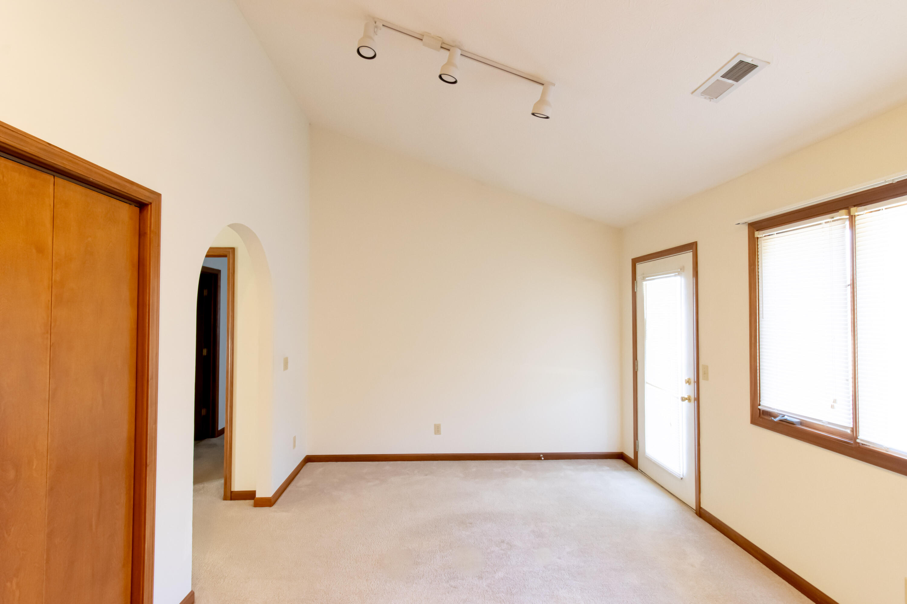 5690 Fox Ridge Drive Springfield, OH 45503 - Photo 10 of 26