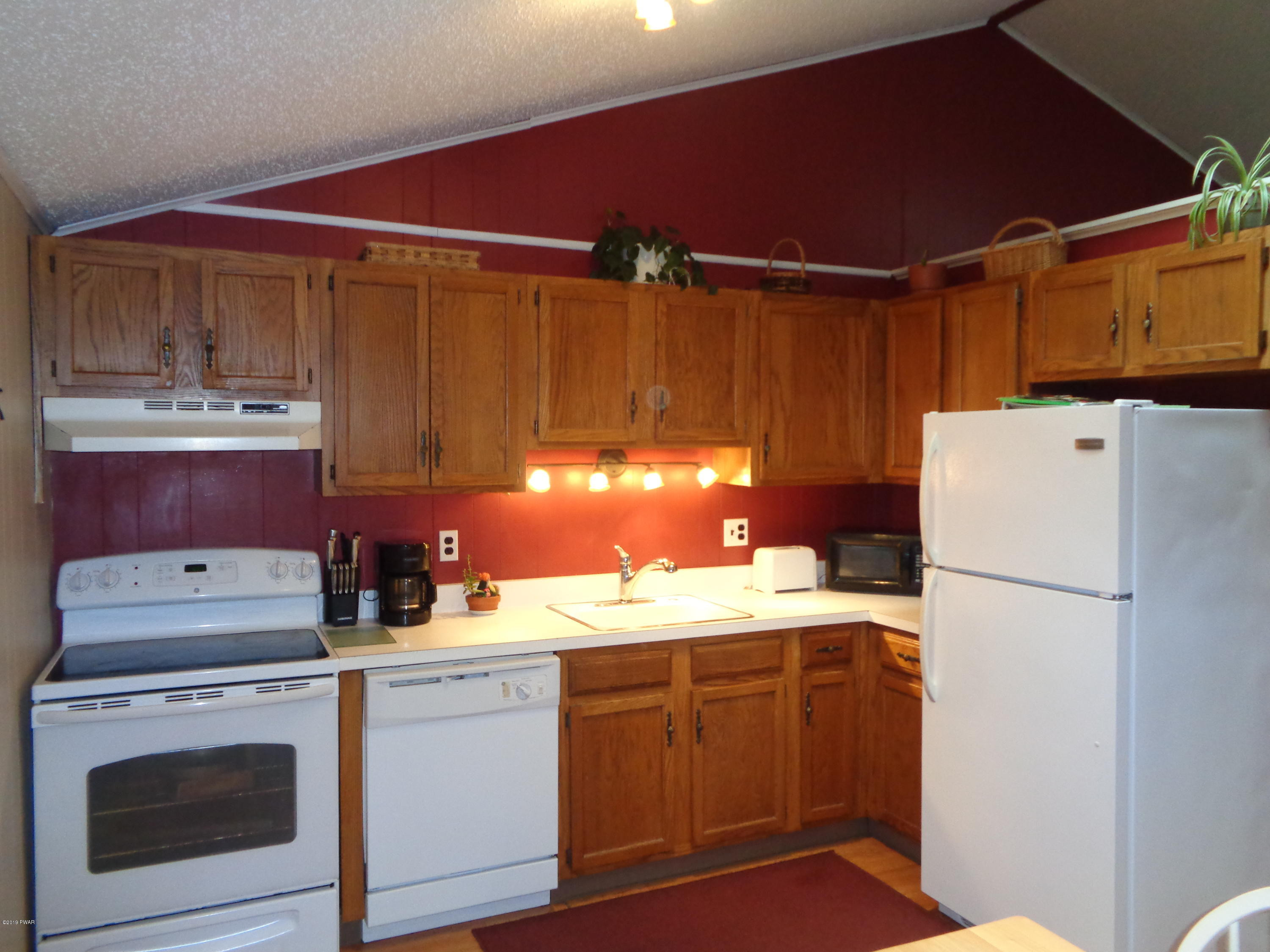 133 Peach Road Milford, PA 18337 - Photo 5 of 15 Kitchen