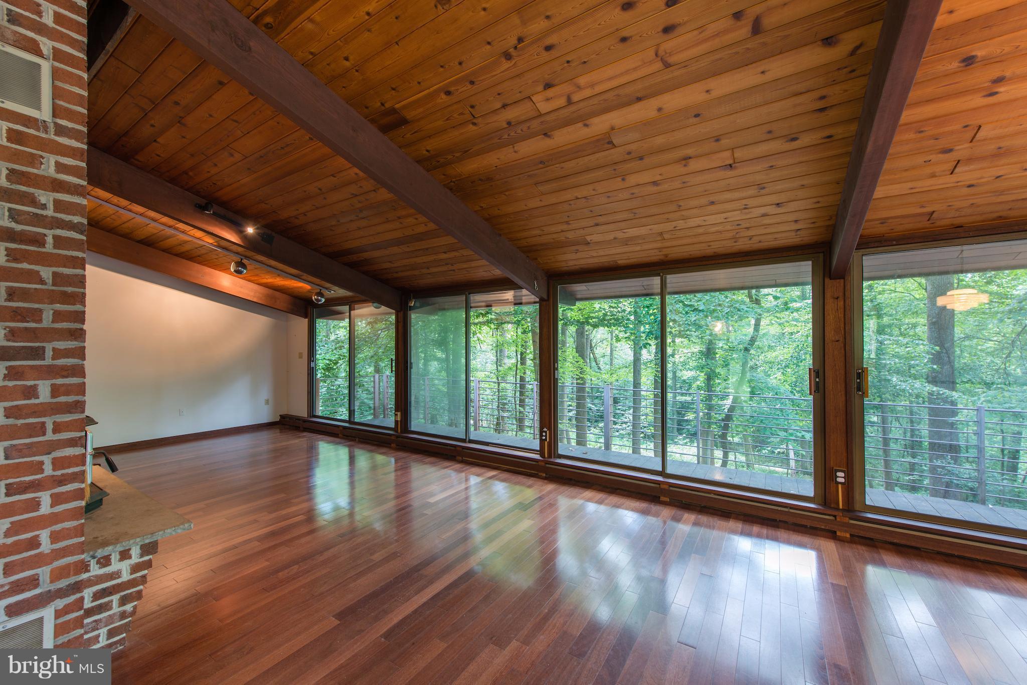 14710 Poplar Hill Road Accokeek, MD 20607 - Photo 7 of 28 Living Room