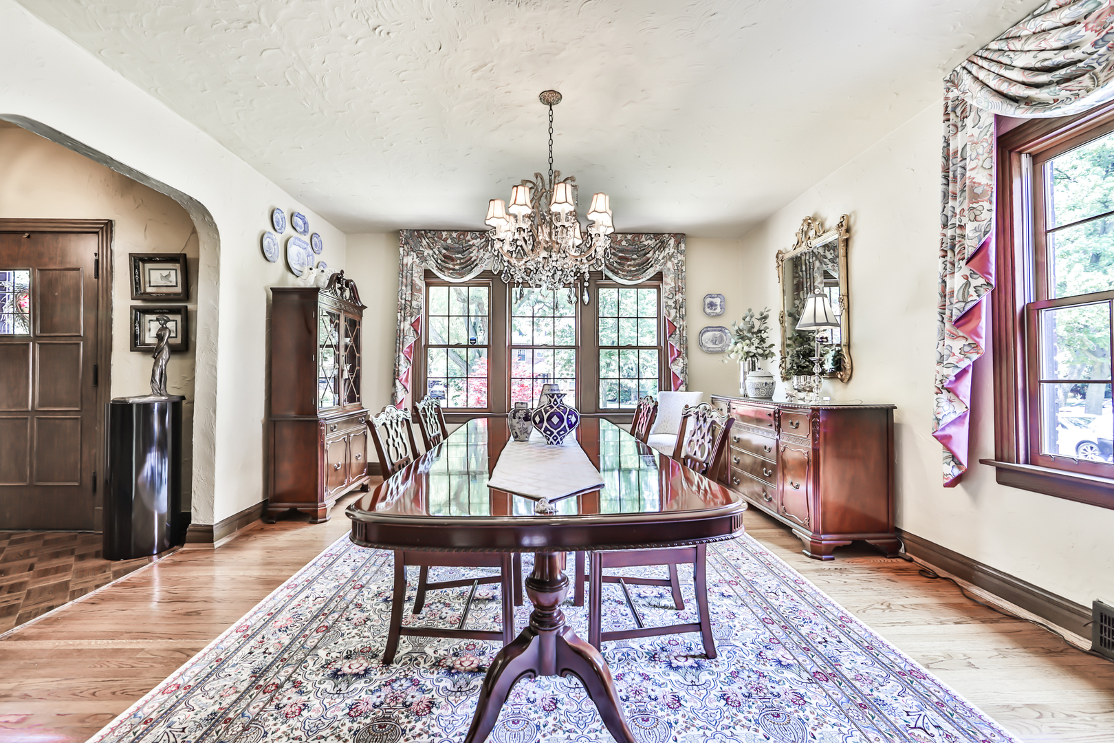 341 Downing Road Riverside, IL 60546 - Photo 12 of 49