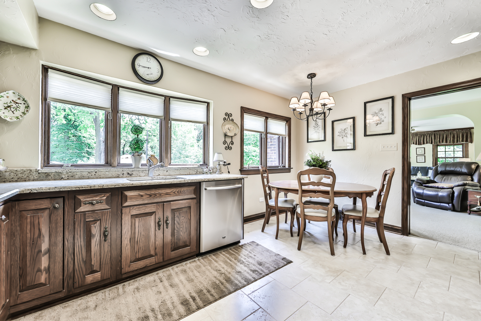 341 Downing Road Riverside, IL 60546 - Photo 17 of 49