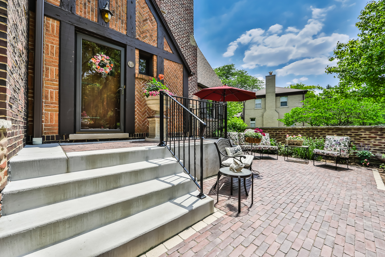 341 Downing Road Riverside, IL 60546 - Photo 3 of 49